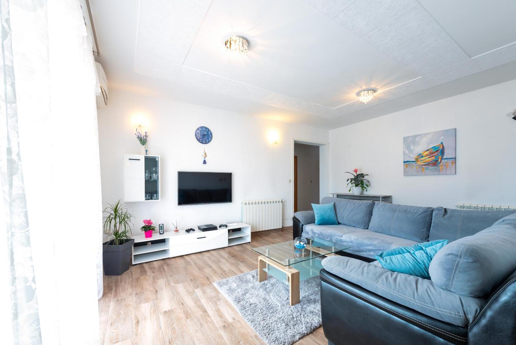 Luxury Apartment With Garden Jacuzzi And Wellness Трогир Екстериор снимка