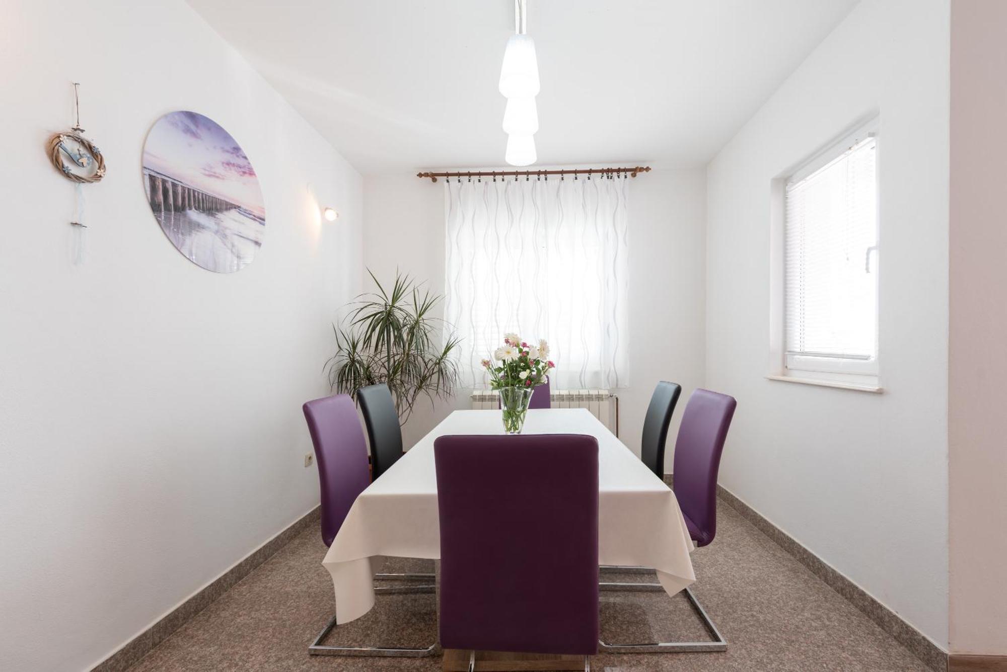 Luxury Apartment With Garden Jacuzzi And Wellness Трогир Екстериор снимка