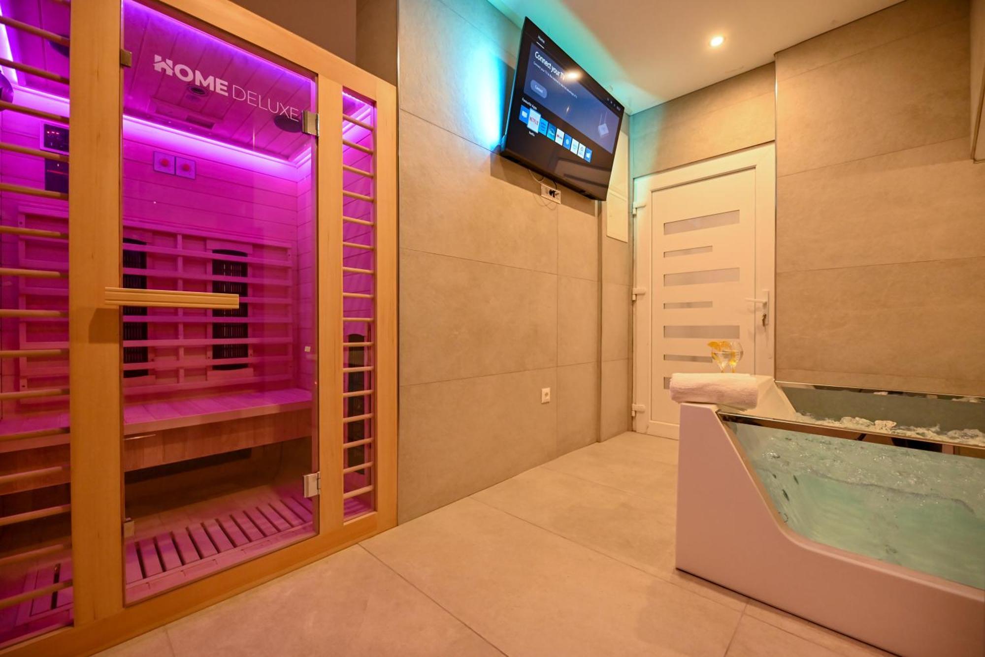 Luxury Apartment With Garden Jacuzzi And Wellness Трогир Екстериор снимка